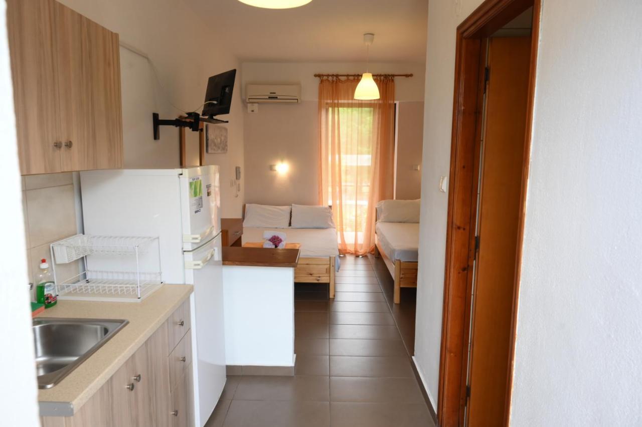 Hotel Geromichalos Paralía Skotínis Екстериор снимка