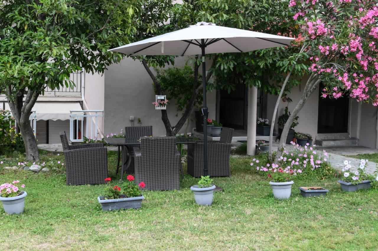 Hotel Geromichalos Paralía Skotínis Екстериор снимка