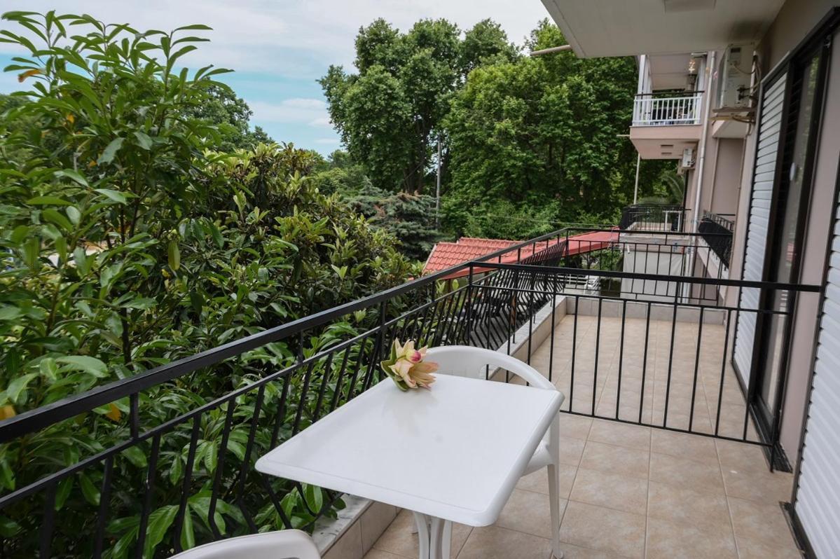 Hotel Geromichalos Paralía Skotínis Екстериор снимка