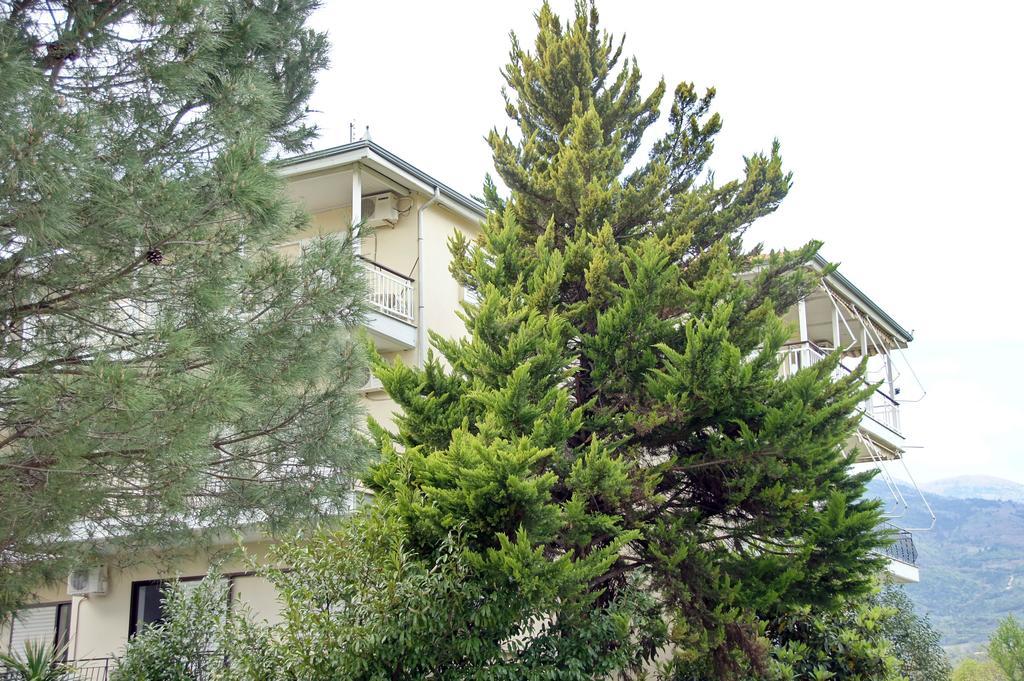 Hotel Geromichalos Paralía Skotínis Екстериор снимка