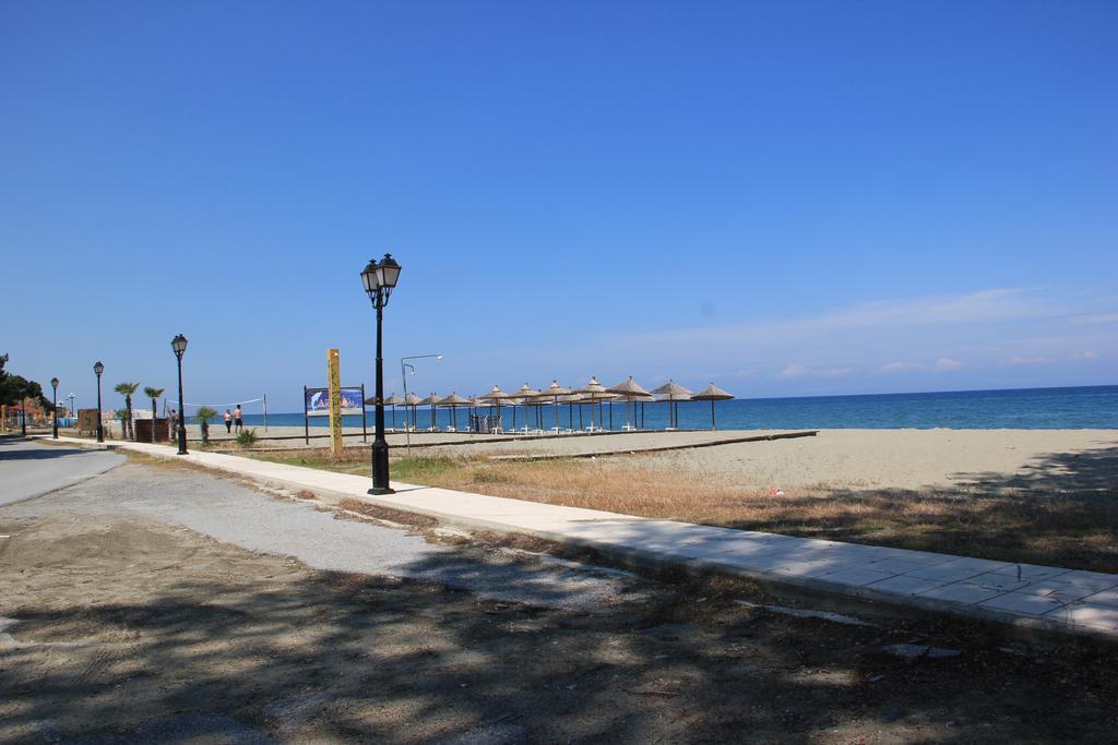 Hotel Geromichalos Paralía Skotínis Екстериор снимка