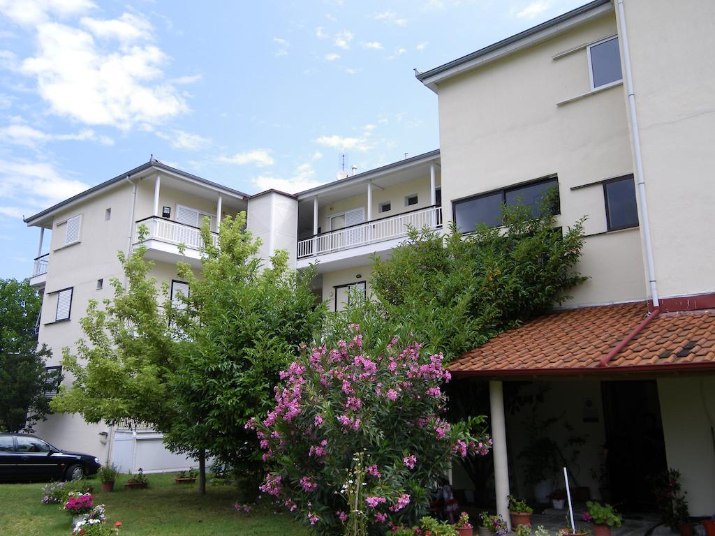 Hotel Geromichalos Paralía Skotínis Екстериор снимка