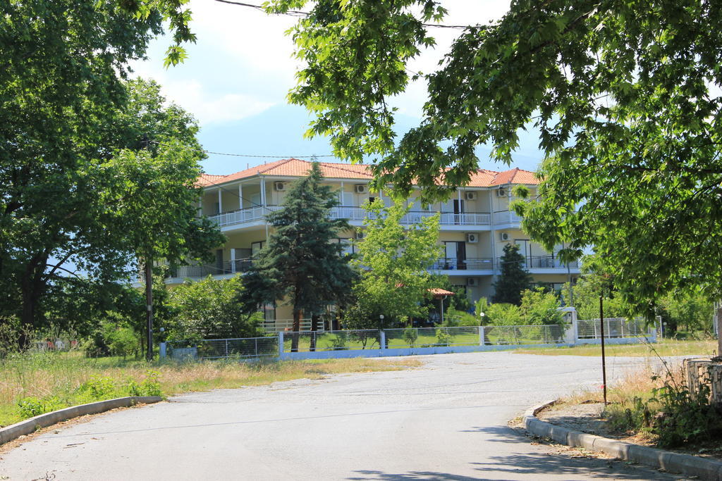 Hotel Geromichalos Paralía Skotínis Екстериор снимка